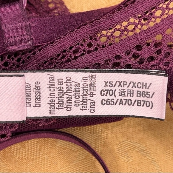 XS VICTORIAS SECRET BURGUNDY LACE BRALETTE WIREFREE PADDED - Picture 9 of 11